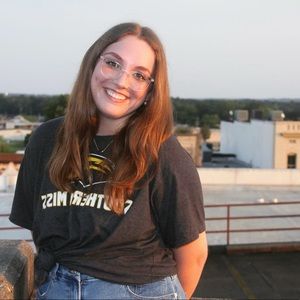 Meet your Posher, Laurel